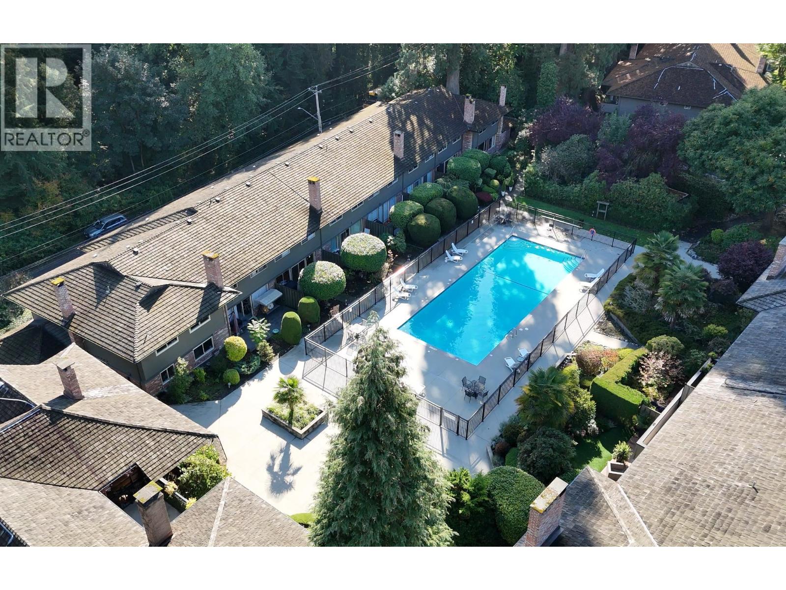 1218 235 KEITH ROAD, West Vancouver