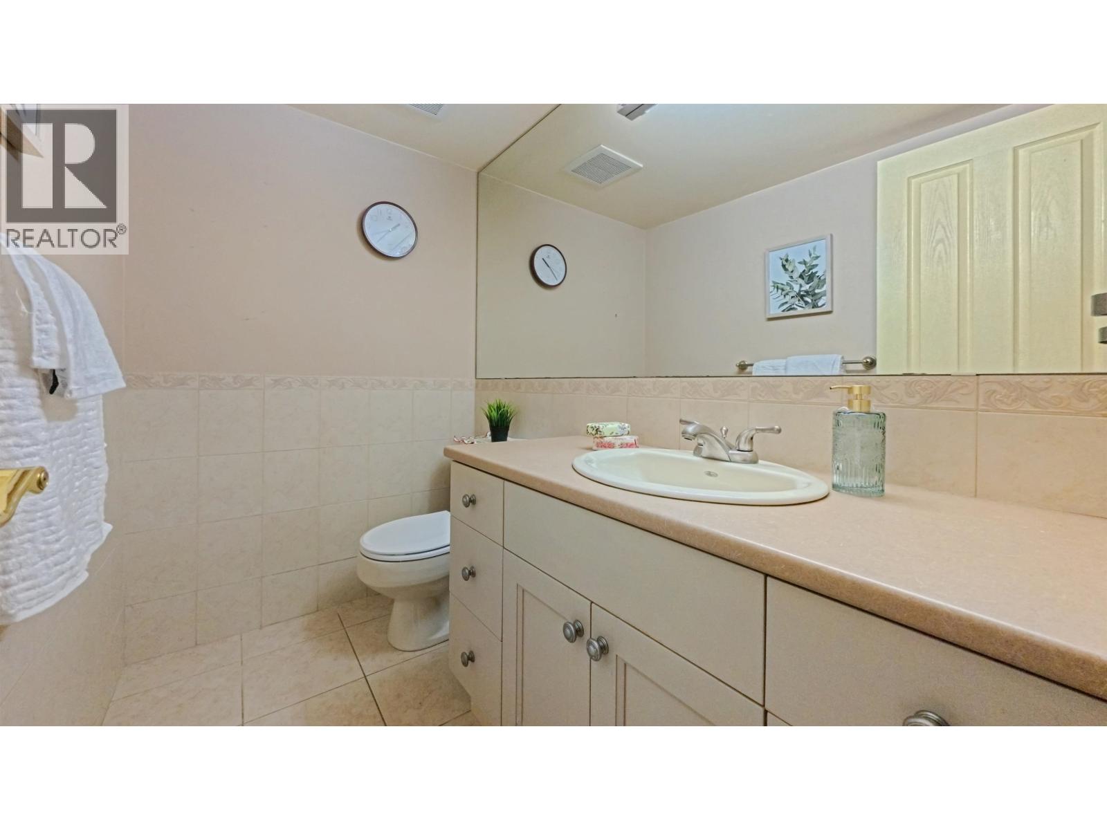 1218 235 KEITH ROAD, West Vancouver