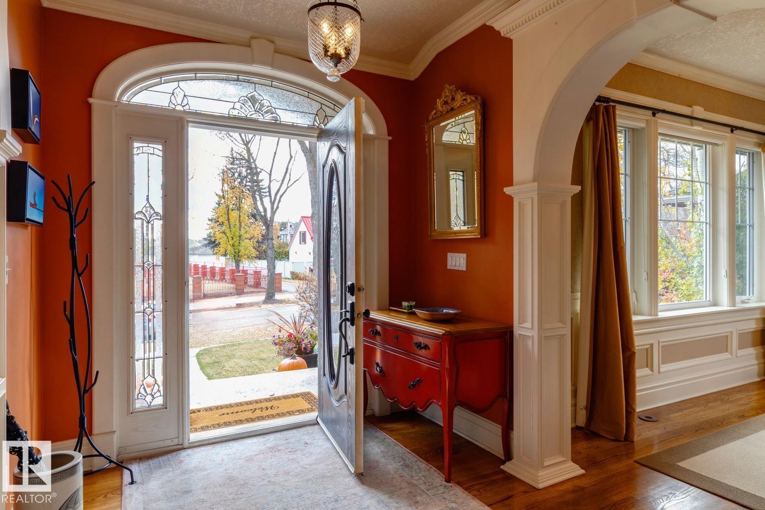 6306 111 AV NW NW, Edmonton