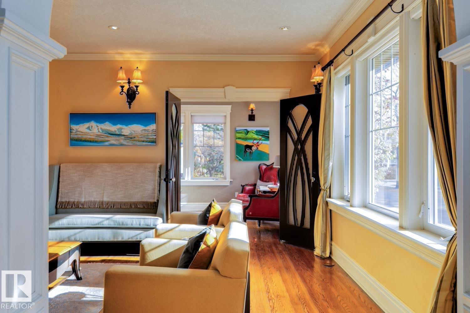 6306 111 AV NW NW, Edmonton