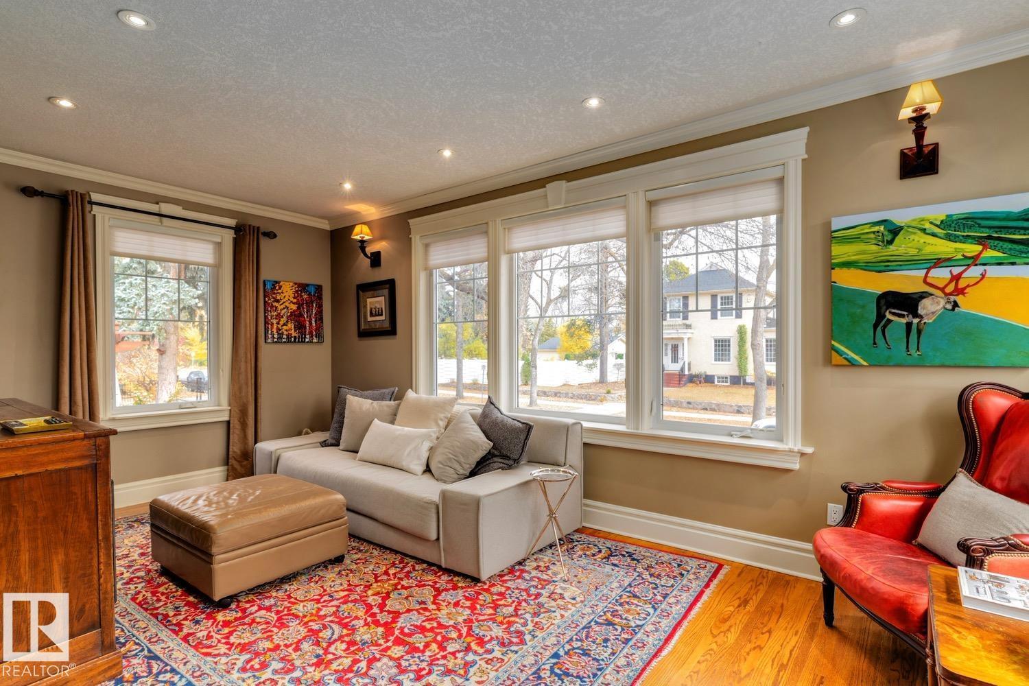 6306 111 AV NW NW, Edmonton