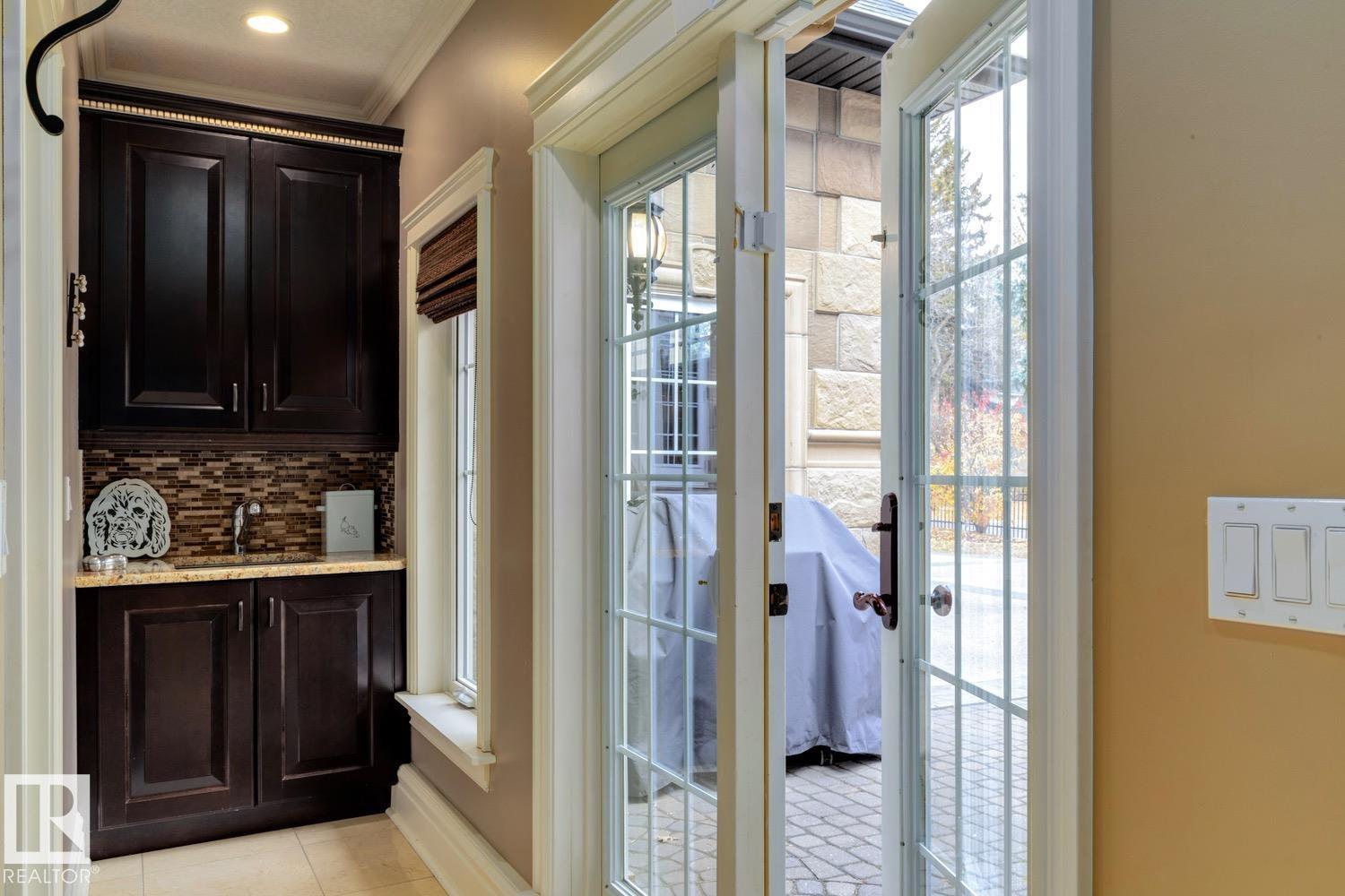 6306 111 AV NW NW, Edmonton