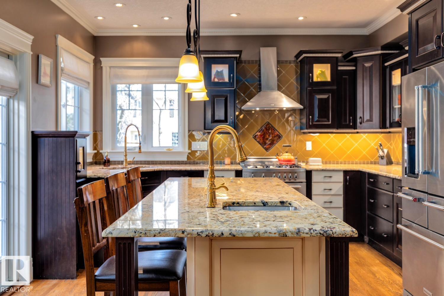 6306 111 AV NW NW, Edmonton