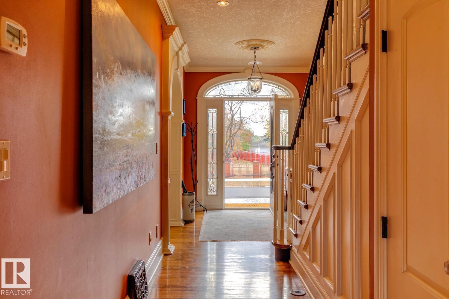 6306 111 AV NW NW, Edmonton