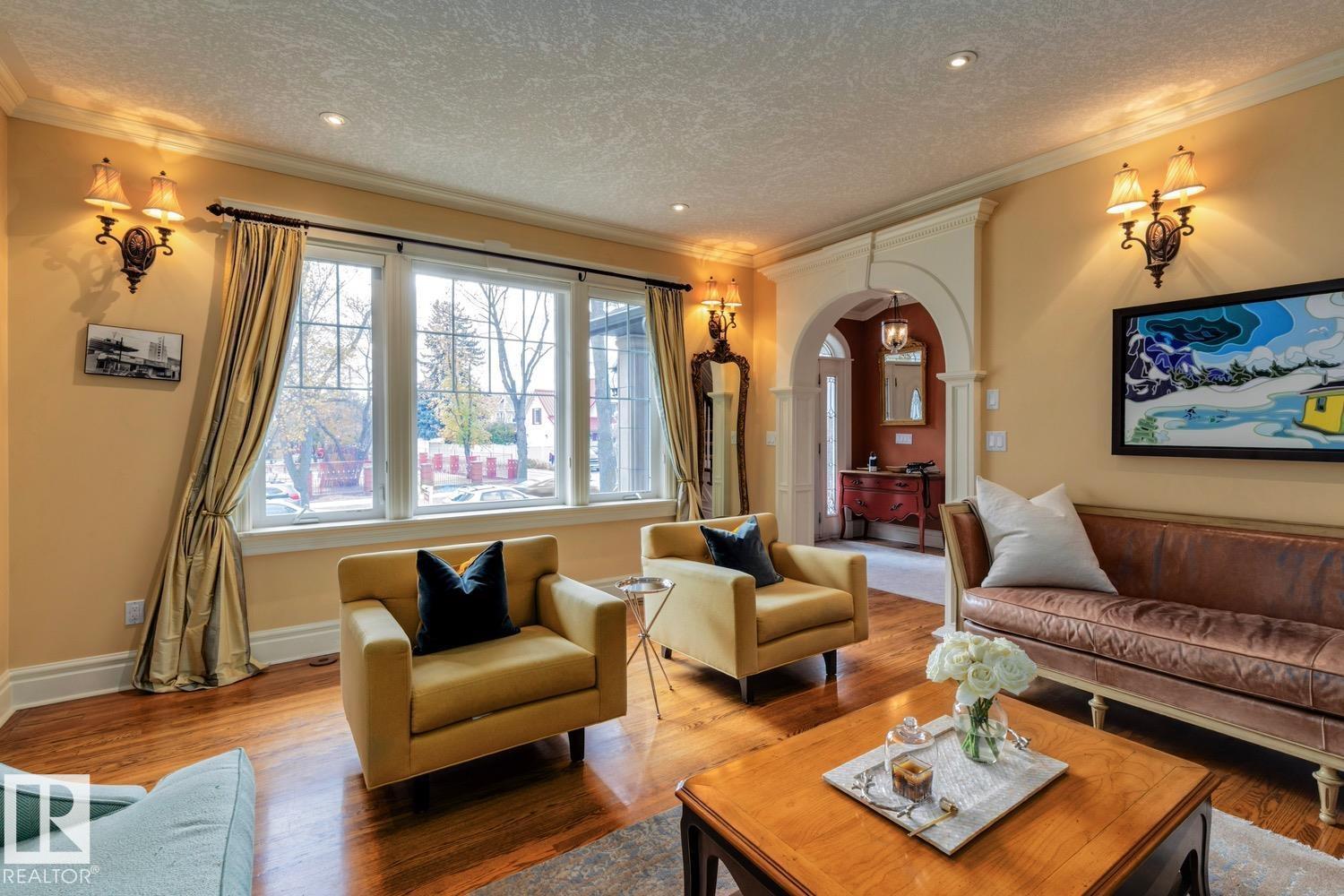 6306 111 AV NW NW, Edmonton