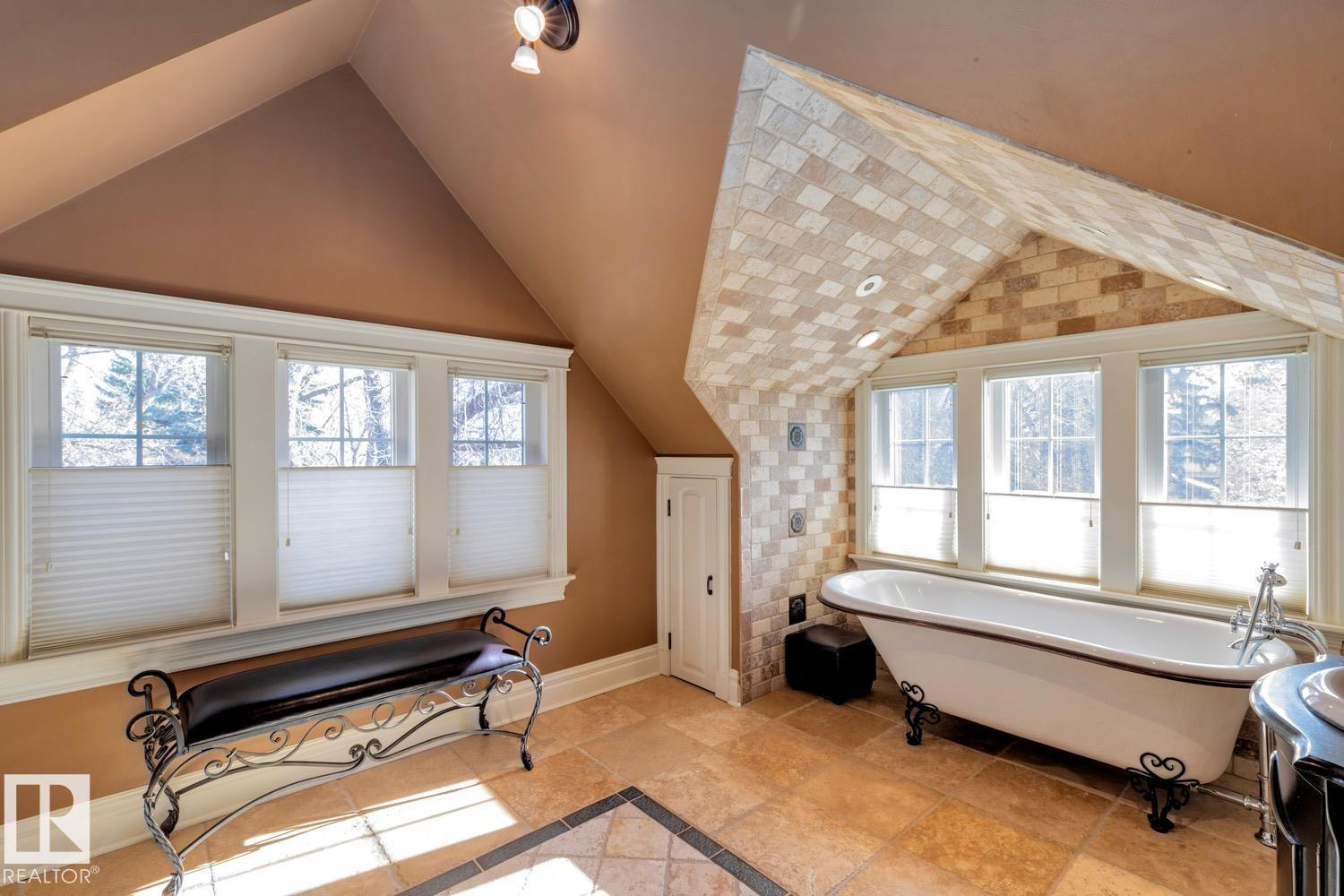 6306 111 AV NW NW, Edmonton