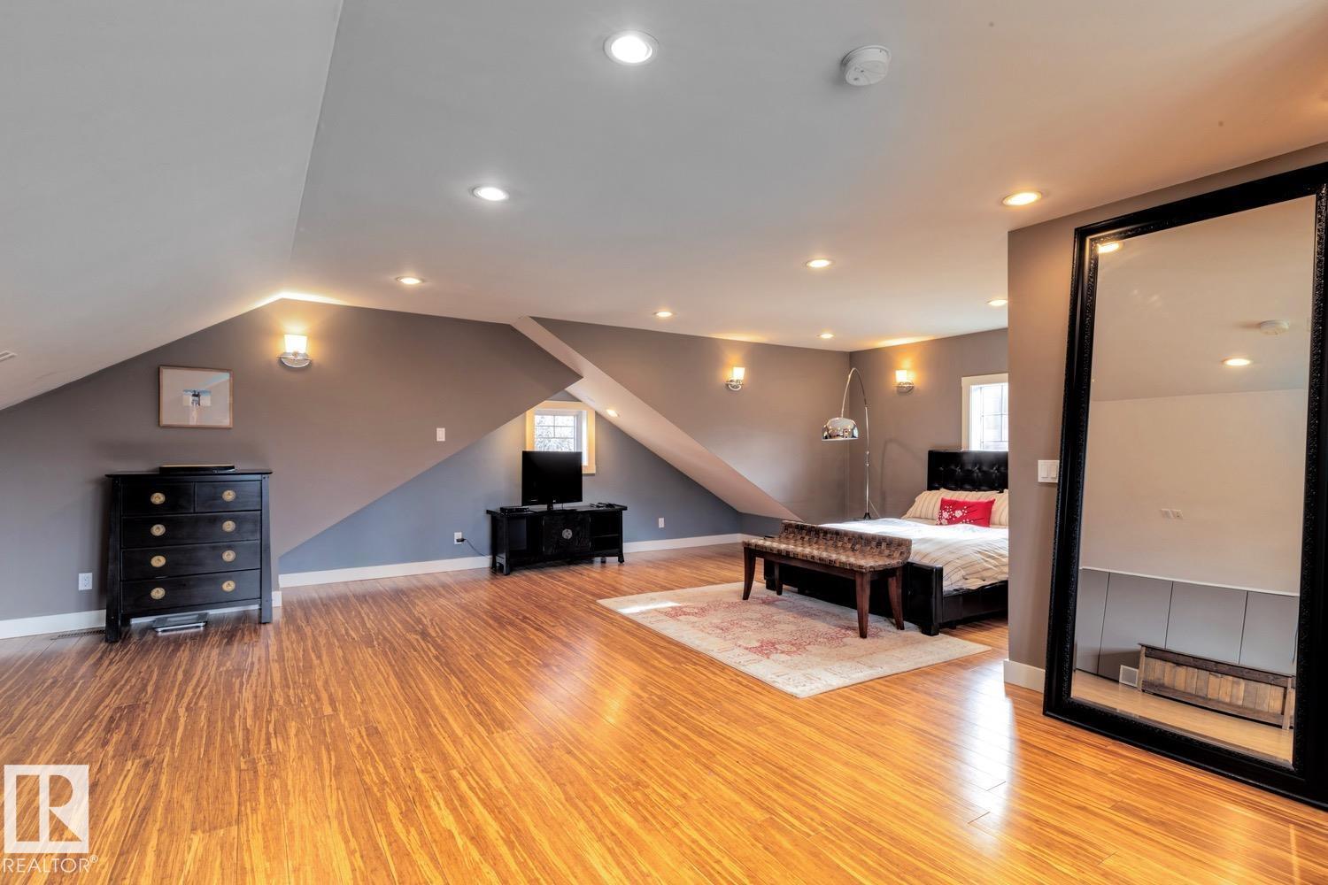 6306 111 AV NW NW, Edmonton