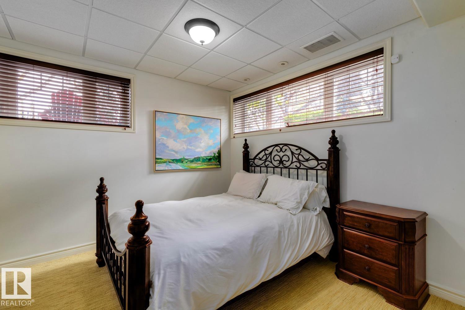 6306 111 AV NW NW, Edmonton