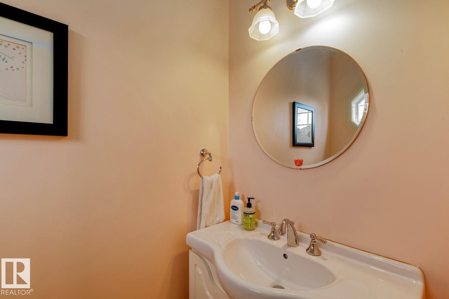 6306 111 AV NW NW, Edmonton