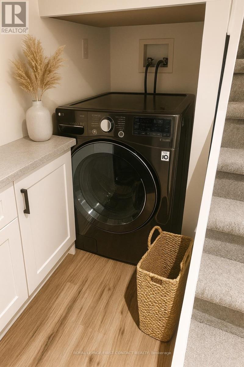 Single Family House for Sale in  DELANEY CRESCENT Barrie (Northwest) 