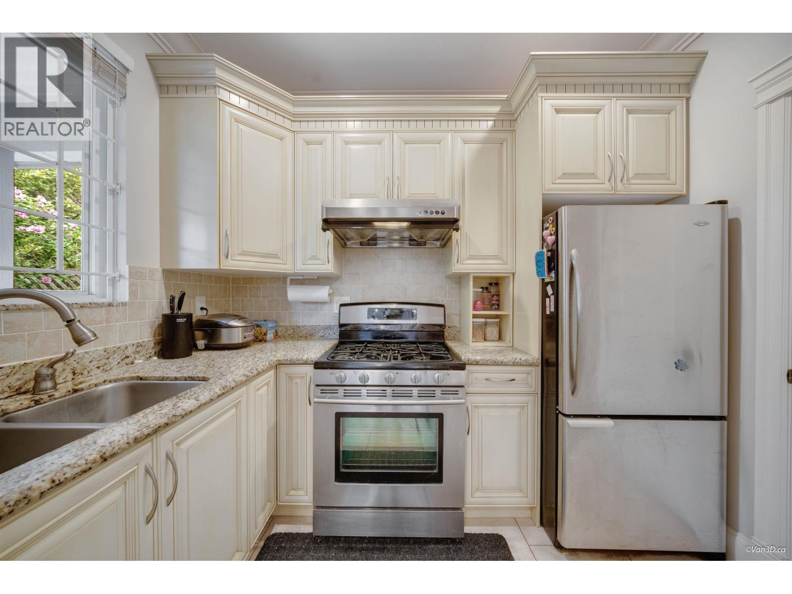 8811 MINLER Road, Richmond