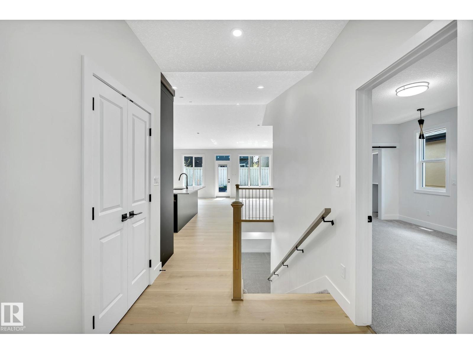 #24 104 ALLARD LI SW, Edmonton