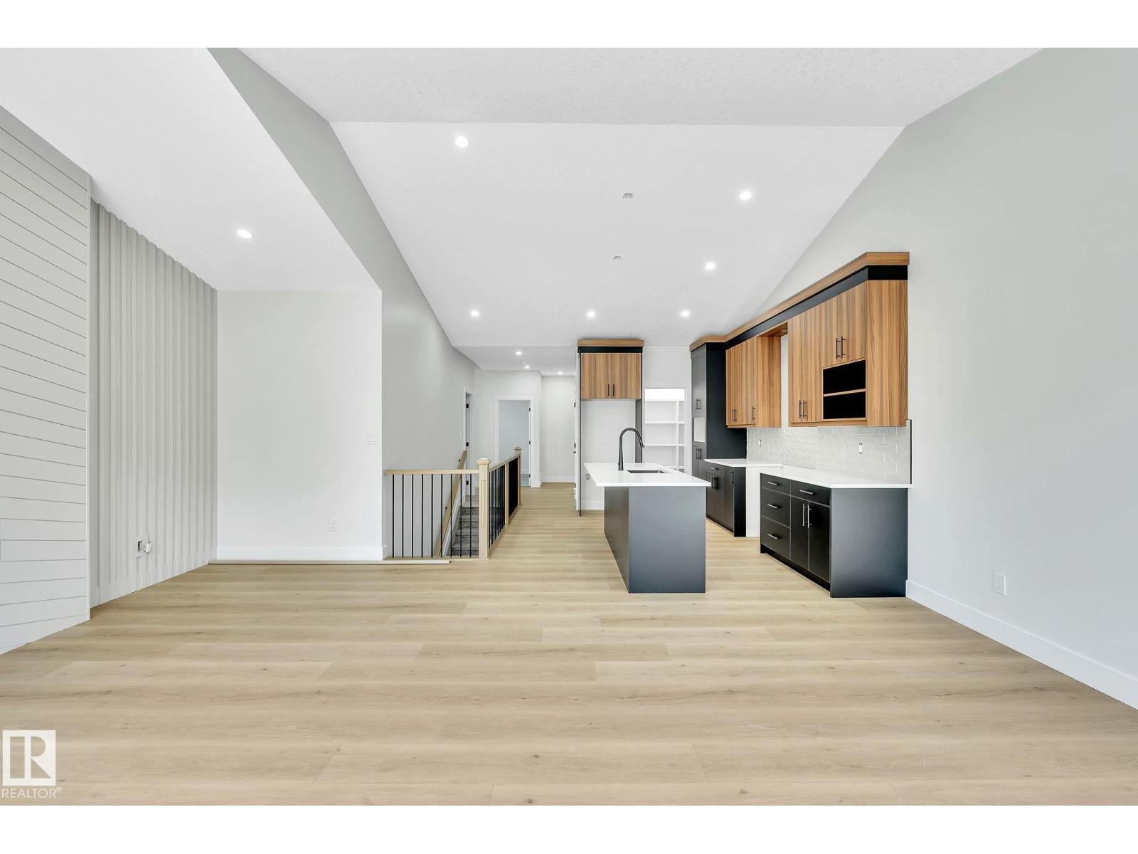 #24 104 ALLARD LI SW, Edmonton