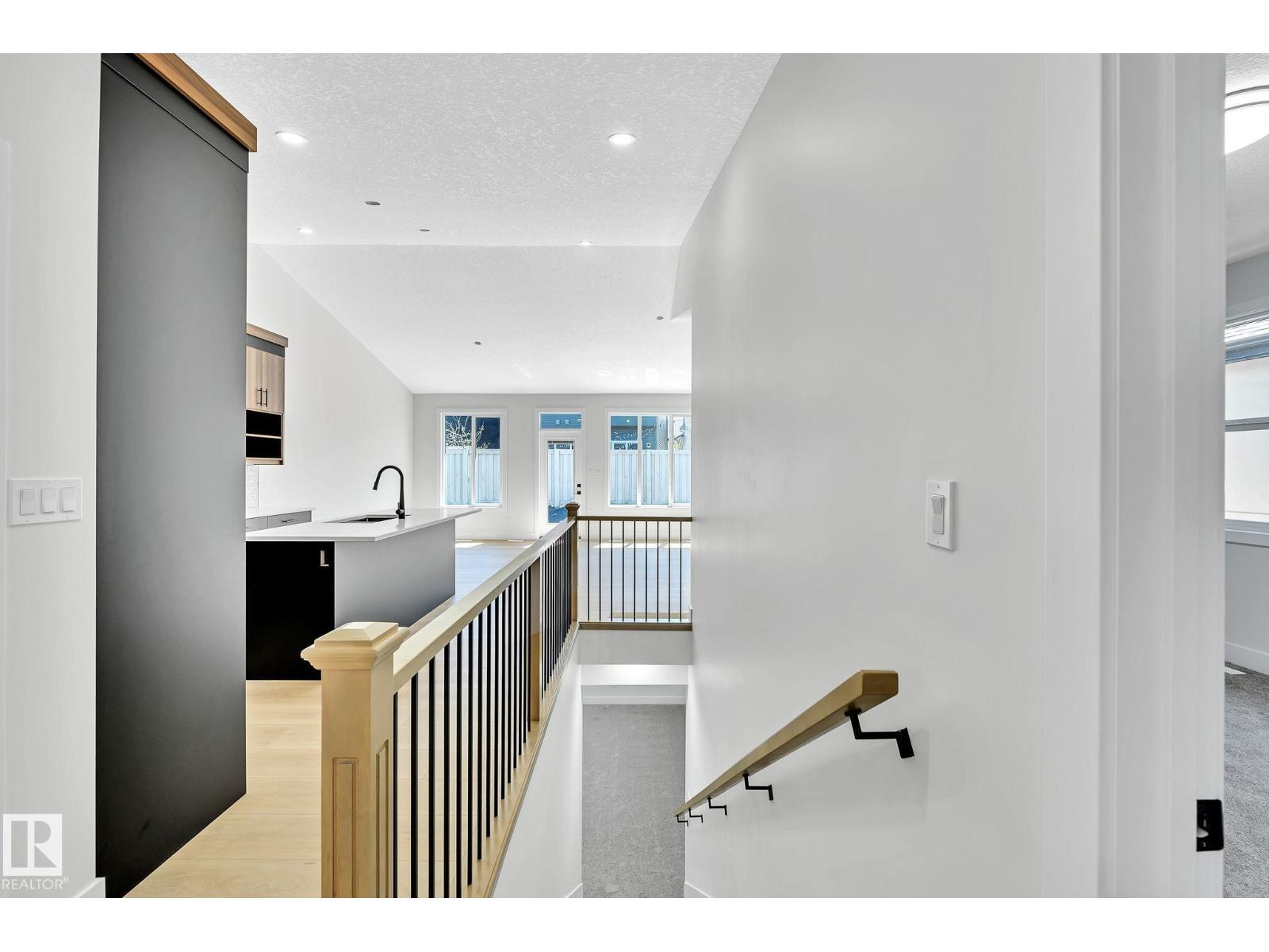 #24 104 ALLARD LI SW, Edmonton