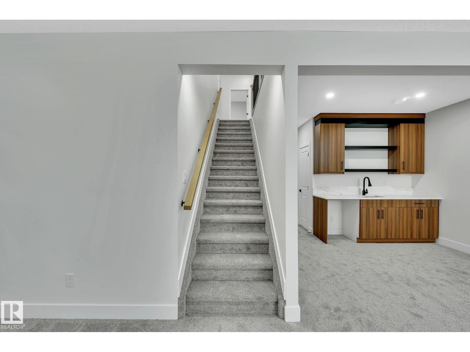 #24 104 ALLARD LI SW, Edmonton