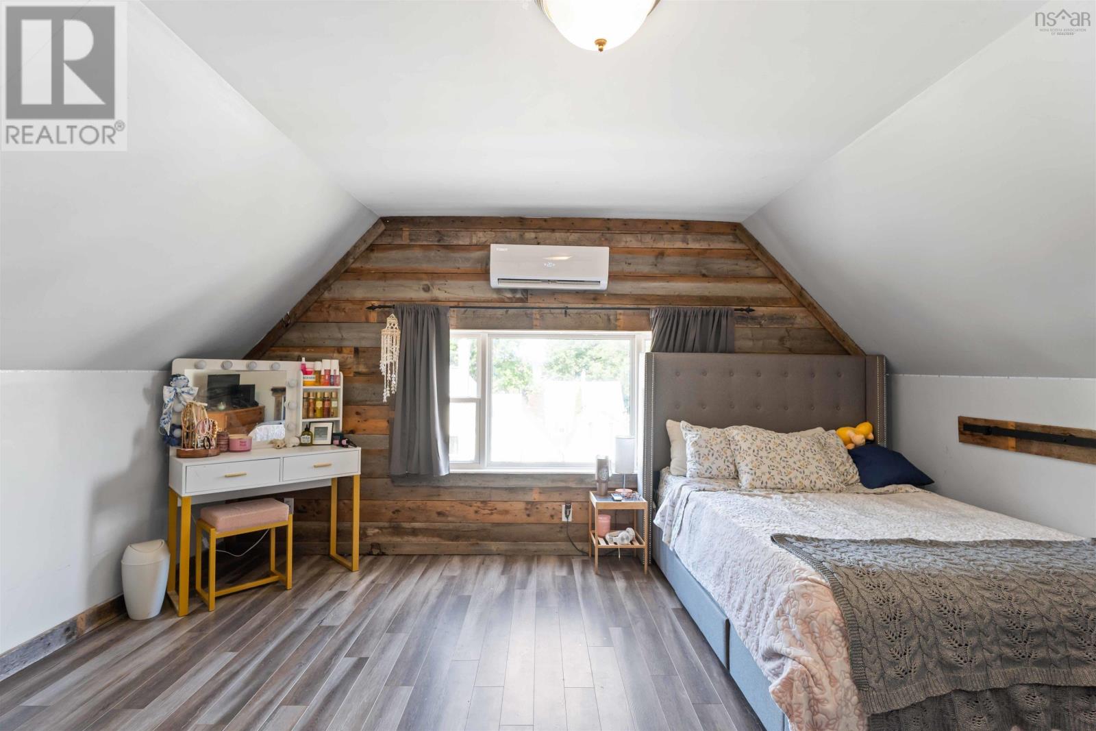 Property 24 of 30 of 22 Washington Street