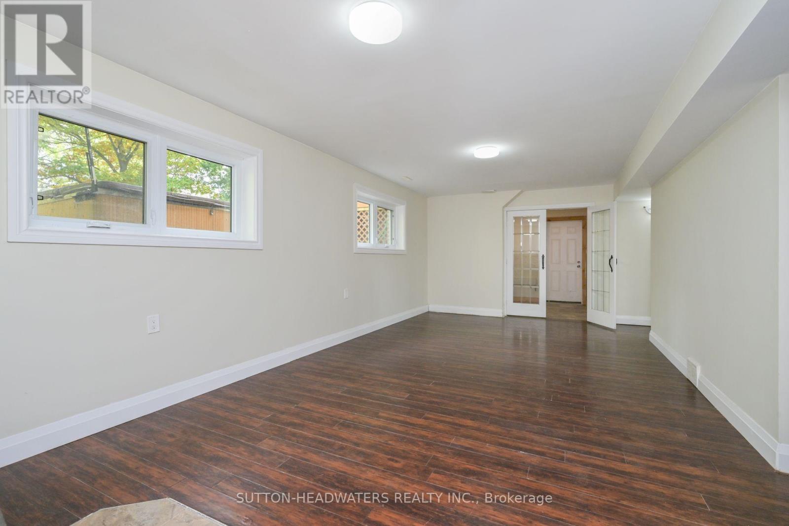 5 CEDAR DRIVE - 21