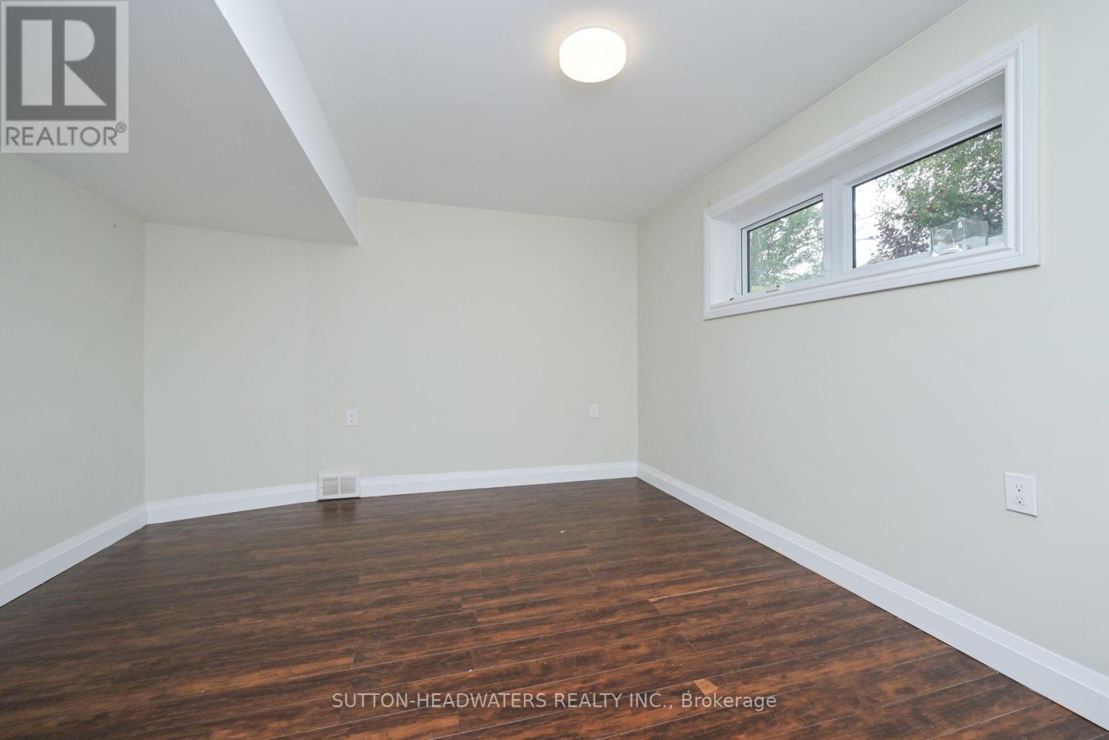 5 CEDAR DRIVE - 24