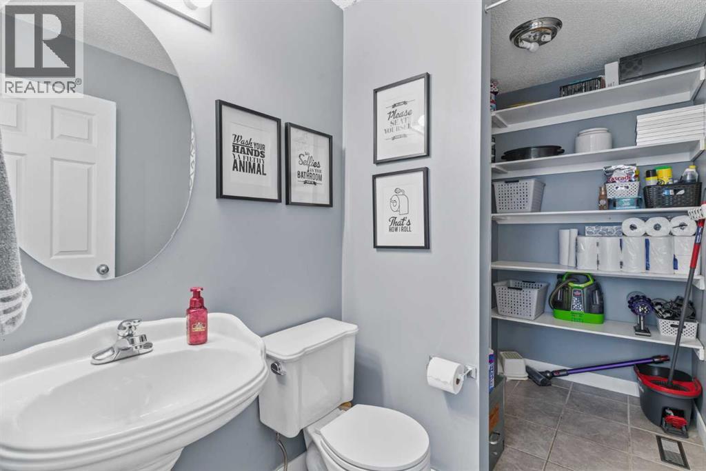 Single Family House for Sale in  Evansbrooke Way NW Evanston Calgary 