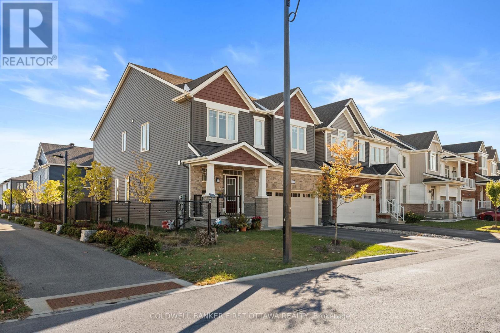 No direct left side neighbour & fully fenced yard!