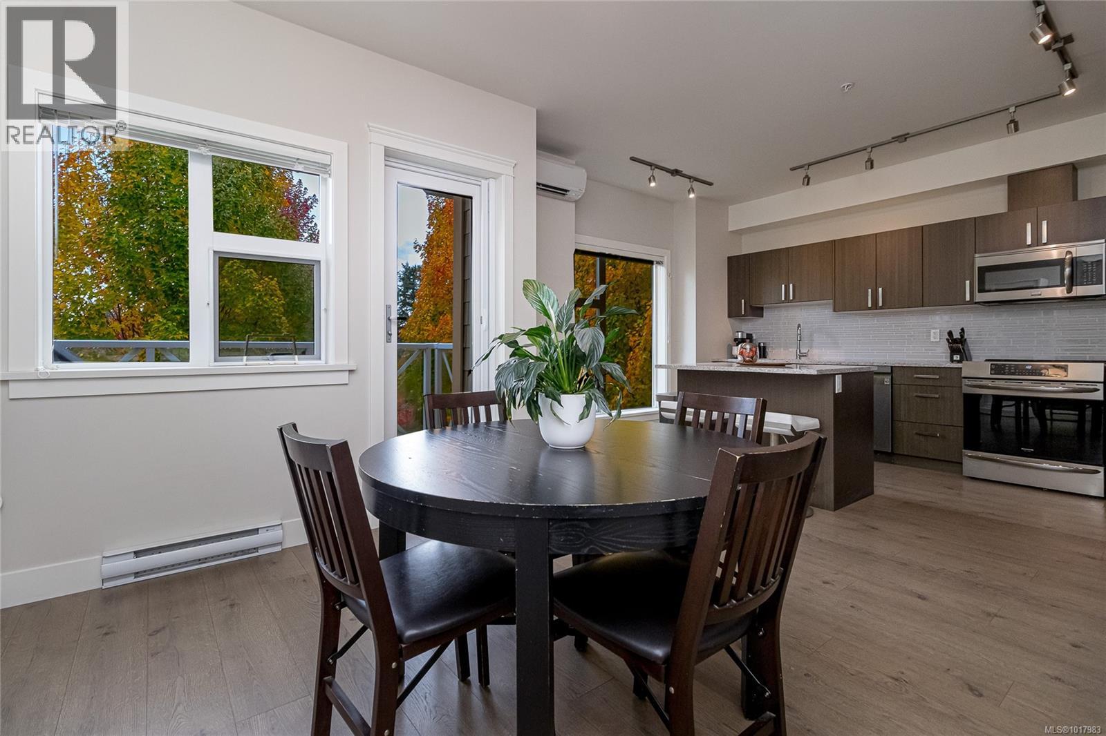 5 1900 Watkiss Way, View Royal