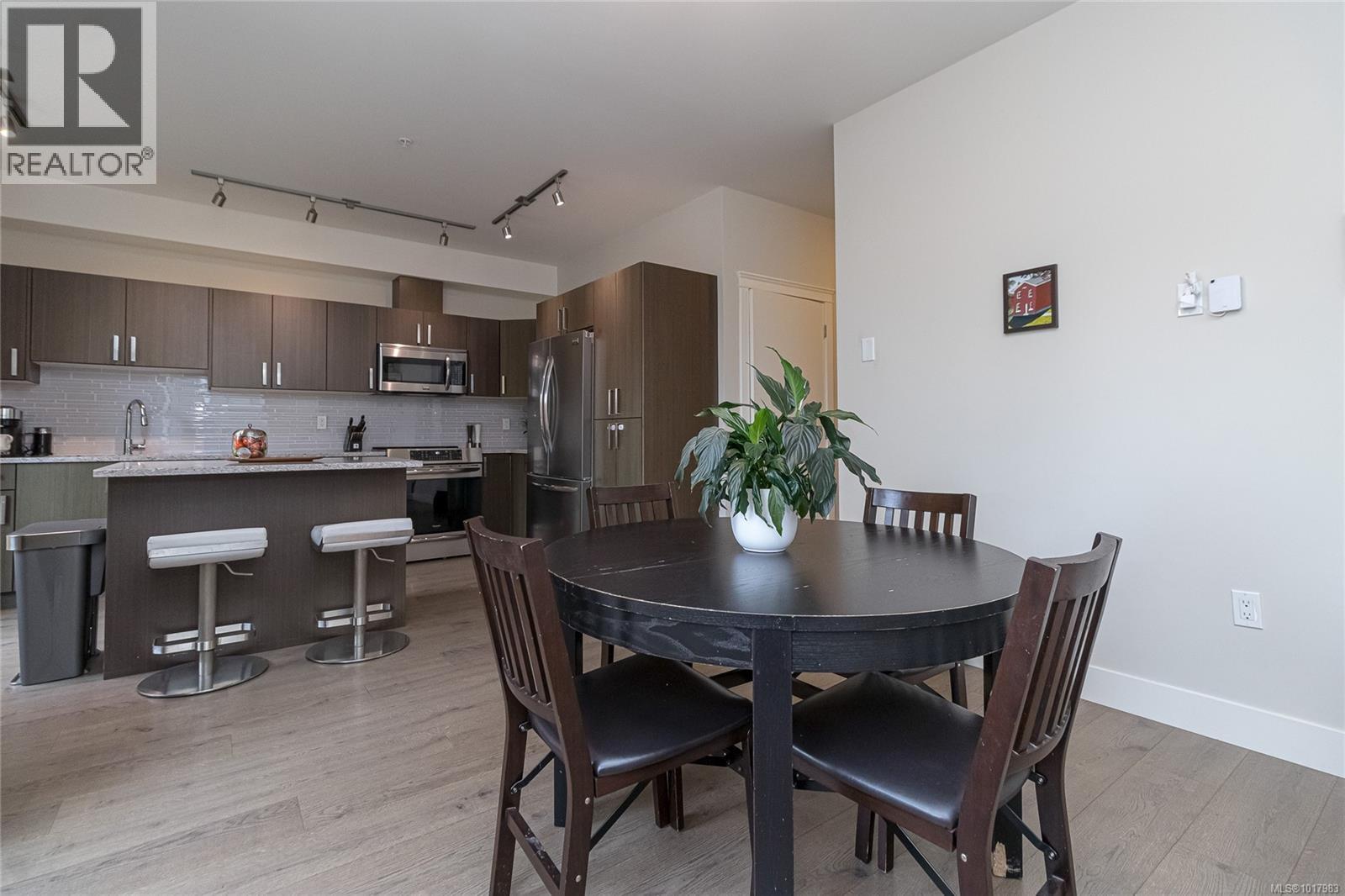 5 1900 Watkiss Way, View Royal
