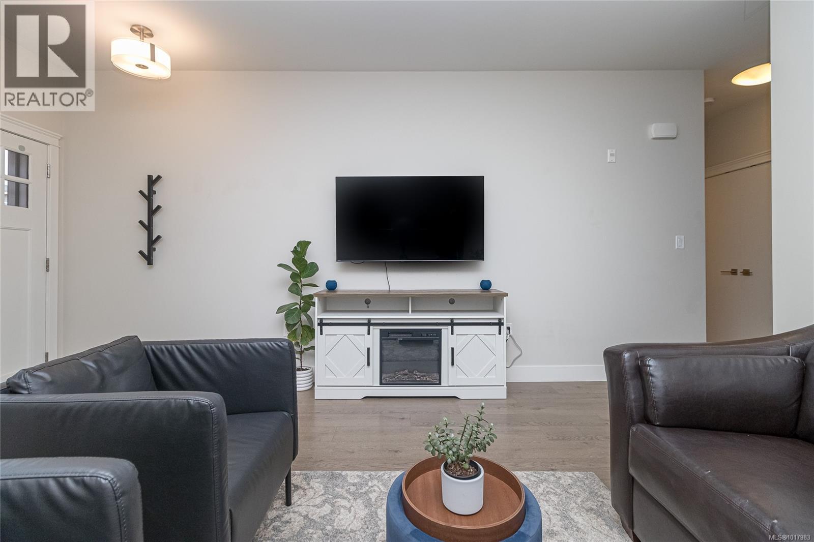 5 1900 Watkiss Way, View Royal