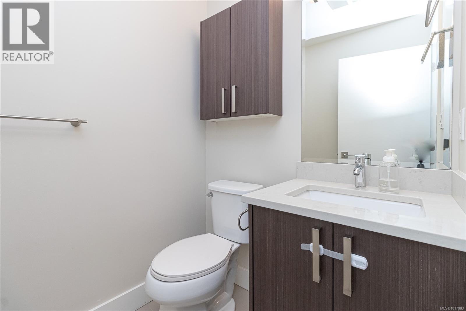5 1900 Watkiss Way, View Royal