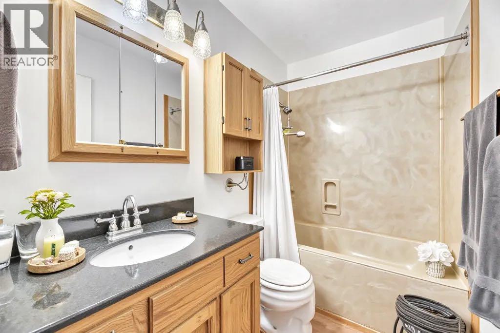 Single Family House Bi-level for Sale in   Avenue SE Dover Calgary 