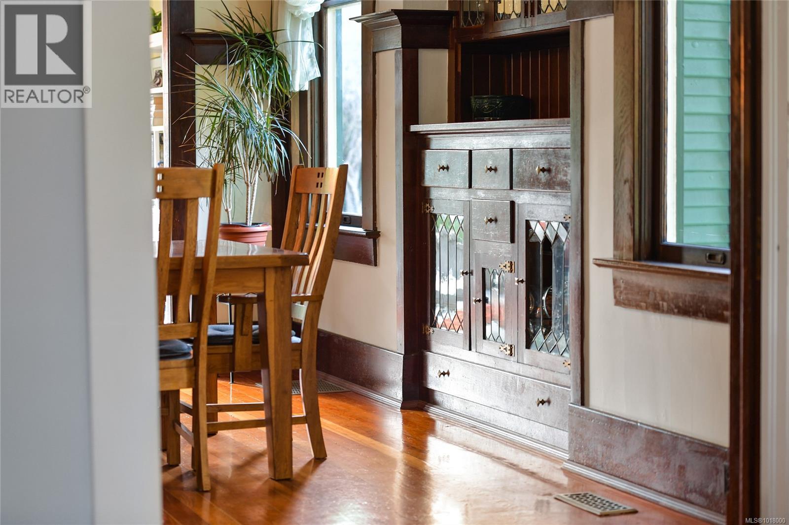 1038 Chamberlain St, Victoria