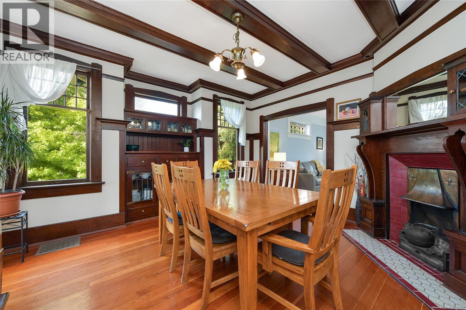 1038 Chamberlain St, Victoria