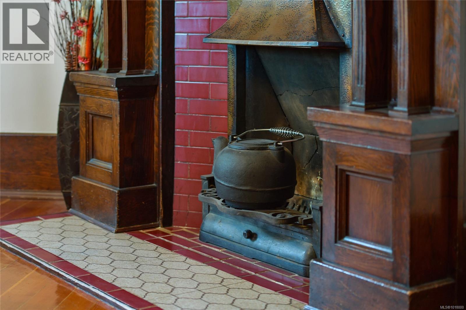 1038 Chamberlain St, Victoria