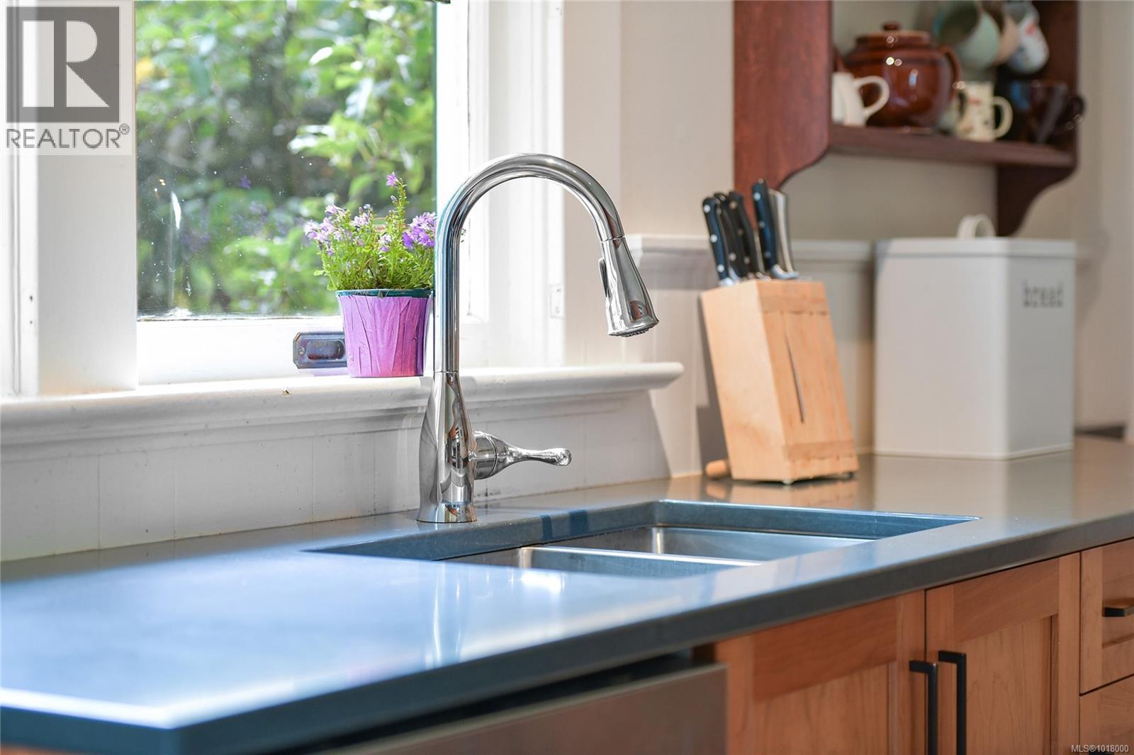 1038 Chamberlain St, Victoria