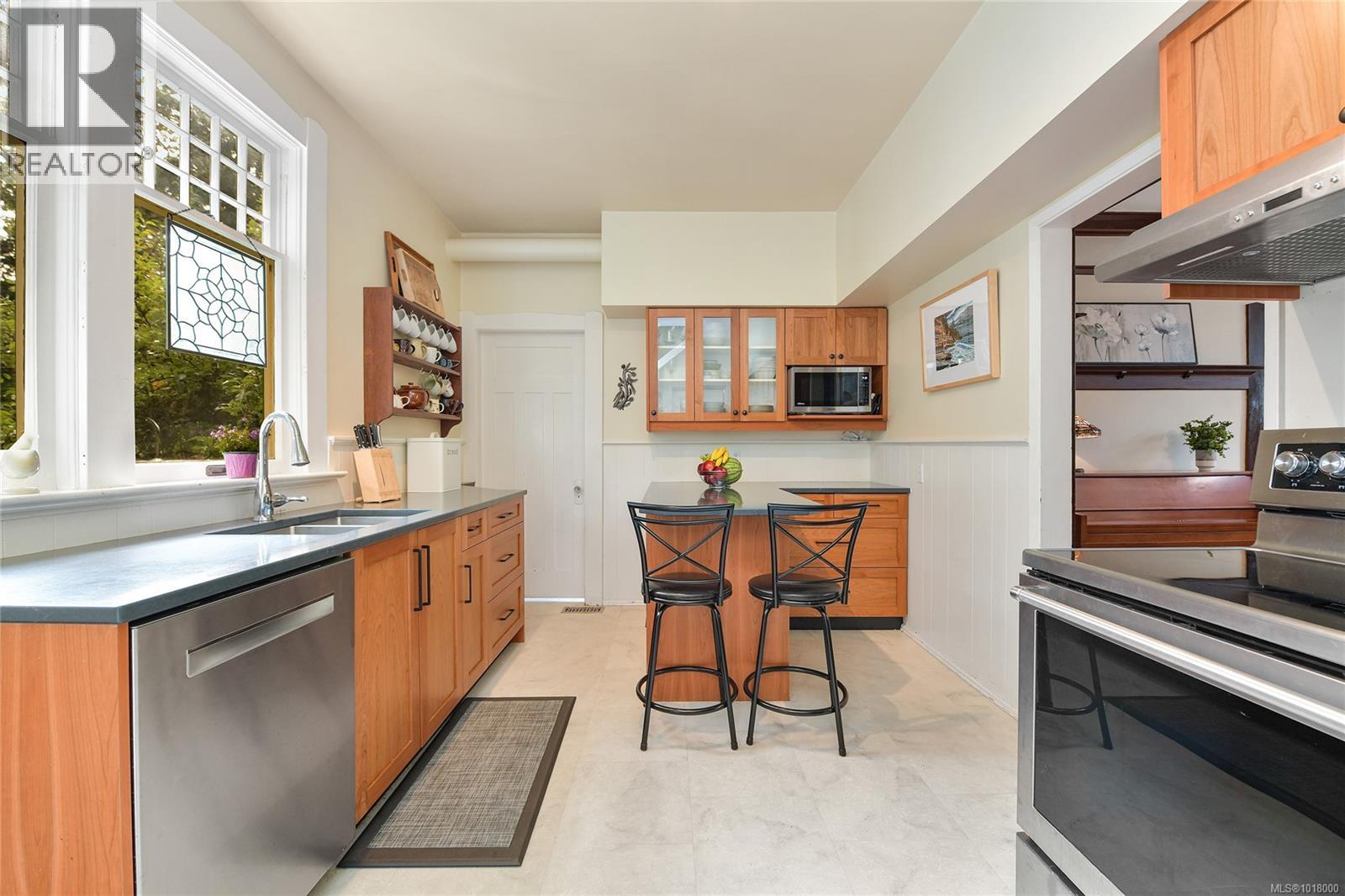 1038 Chamberlain St, Victoria