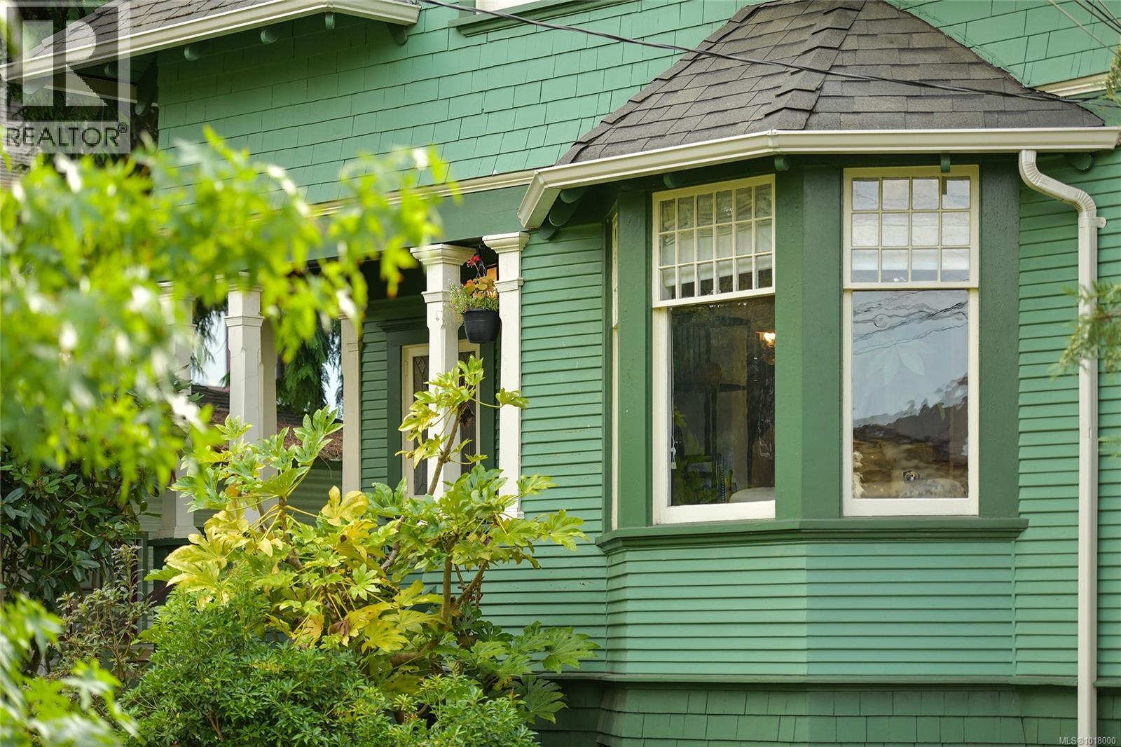 1038 Chamberlain St, Victoria