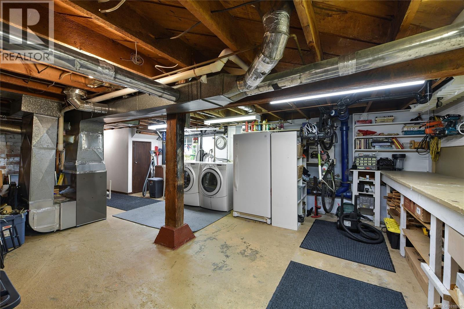 1038 Chamberlain St, Victoria