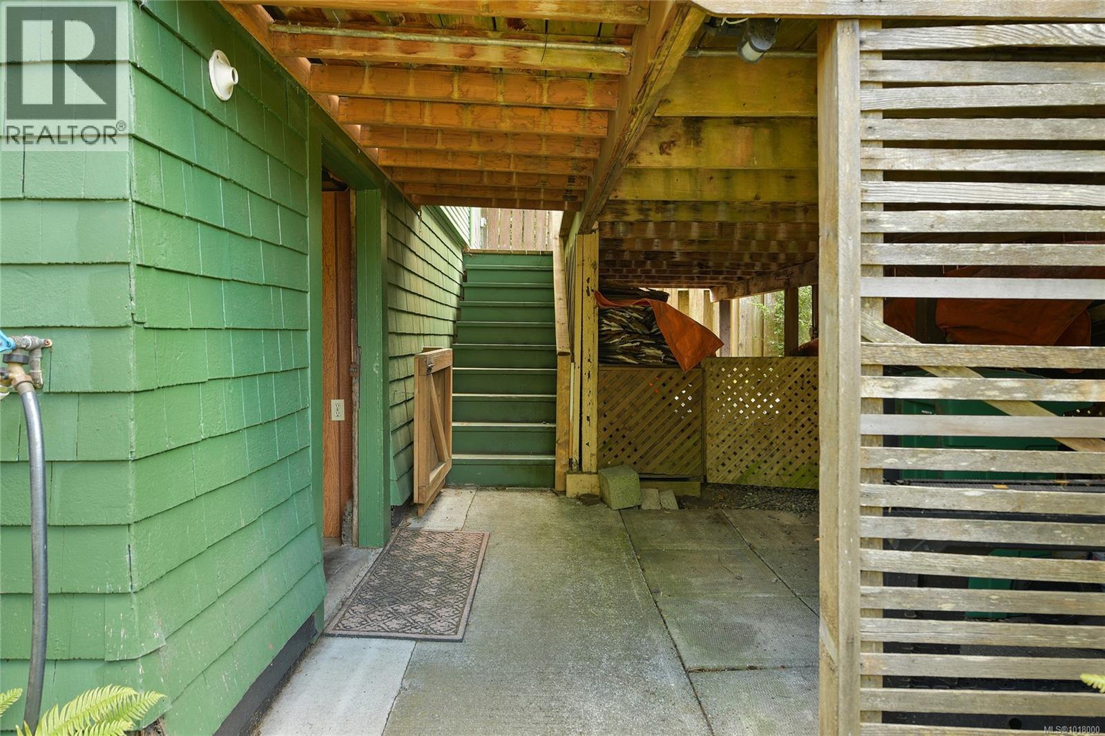 1038 Chamberlain St, Victoria