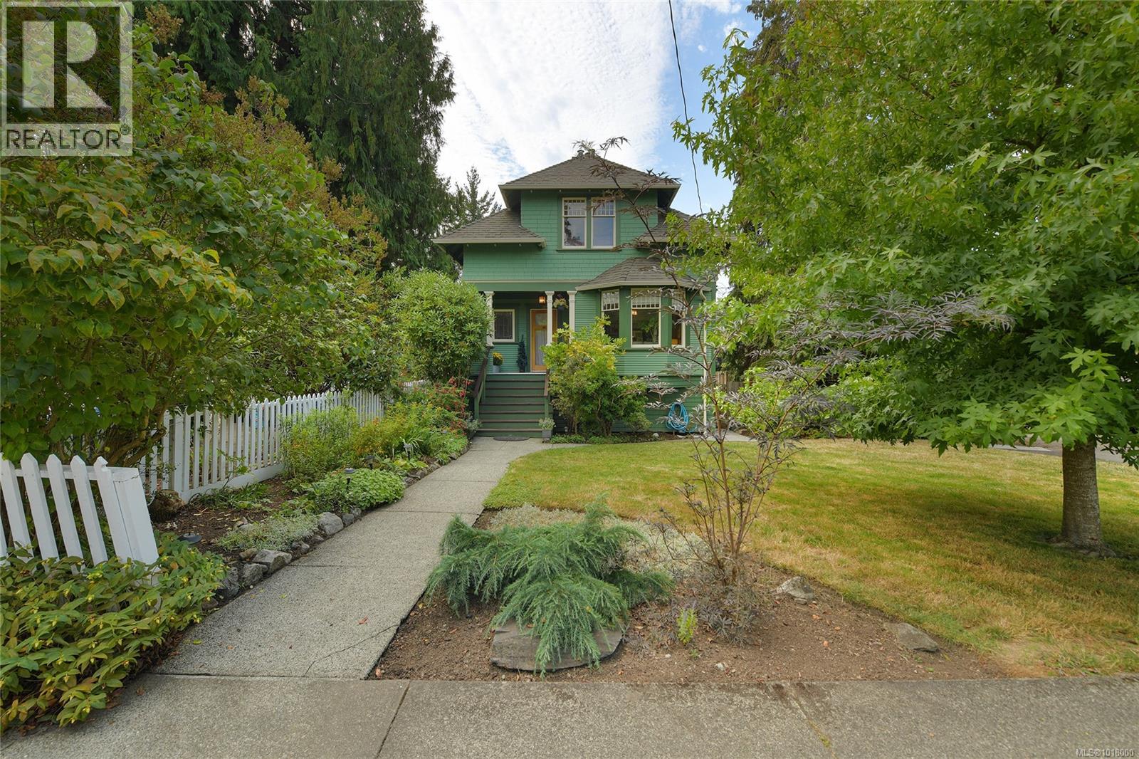 1038 Chamberlain St, Victoria