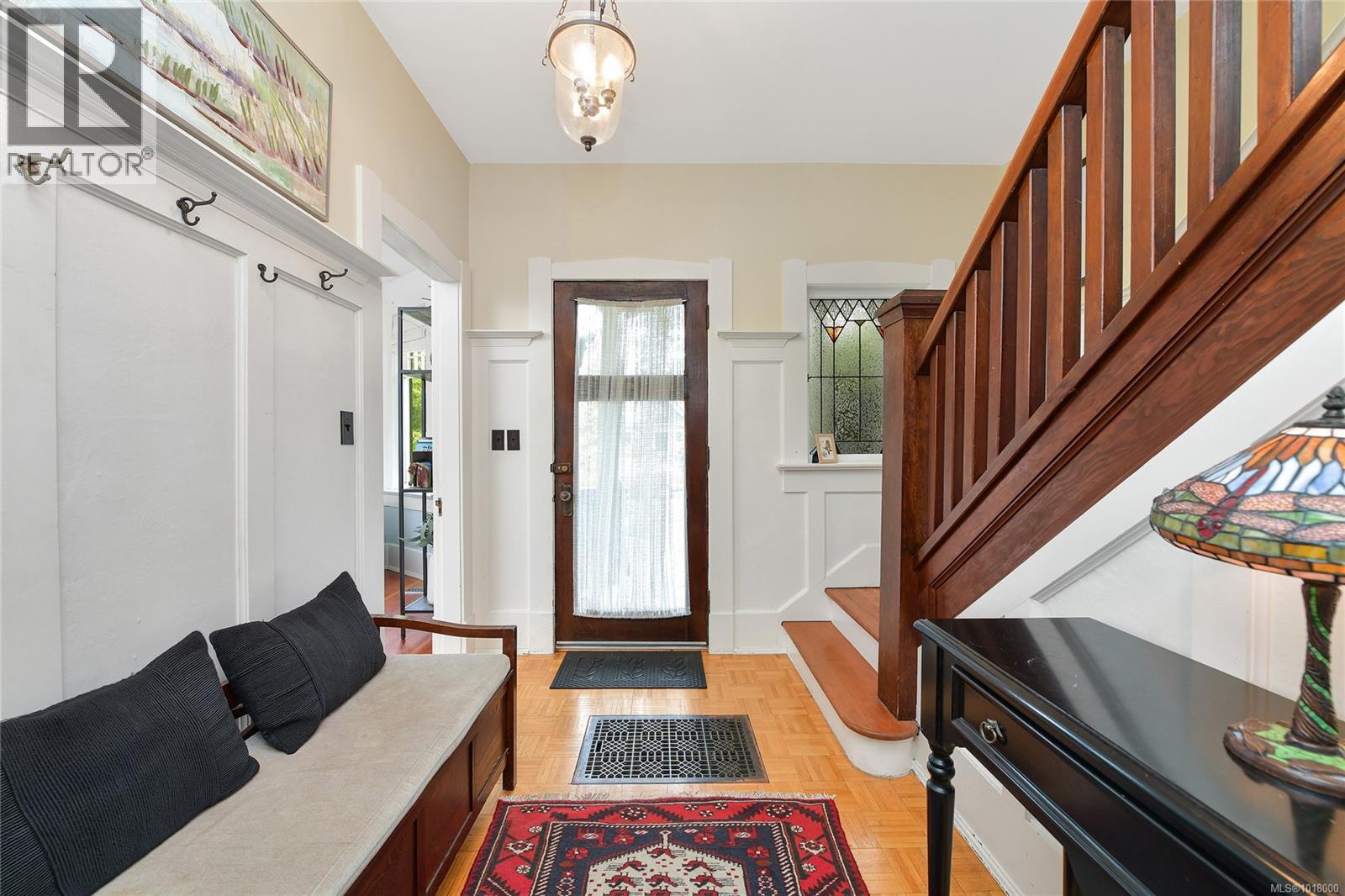 1038 Chamberlain St, Victoria