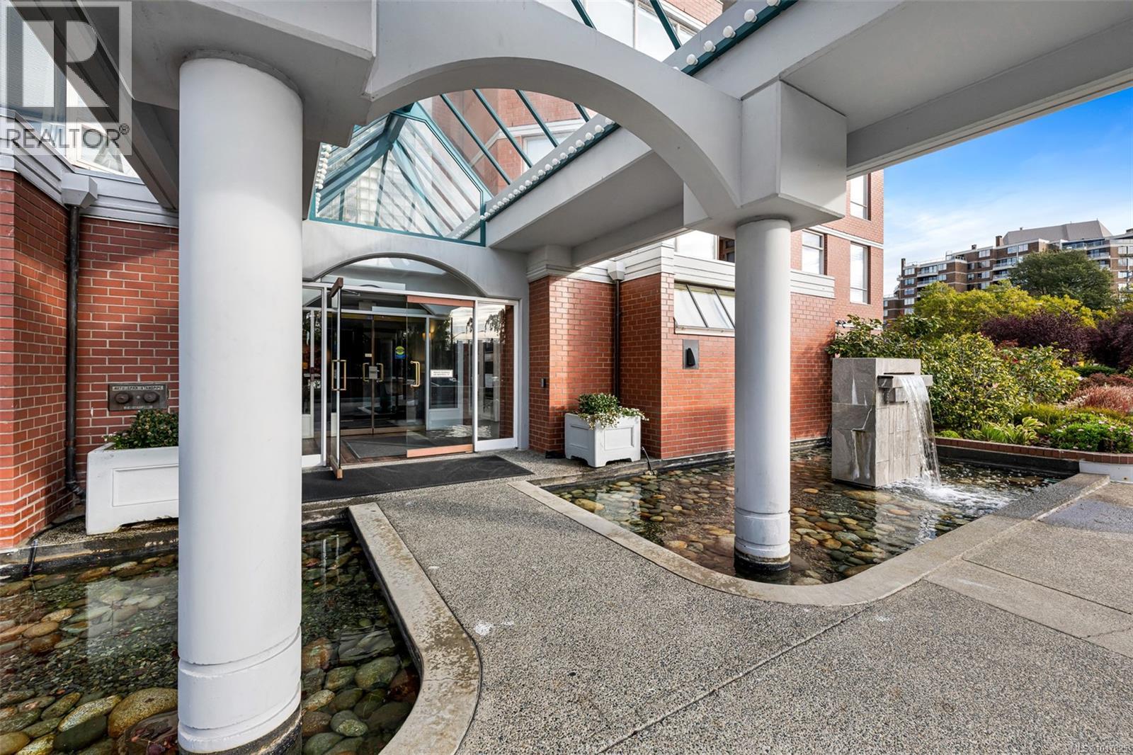 504 630 Montreal St, Victoria