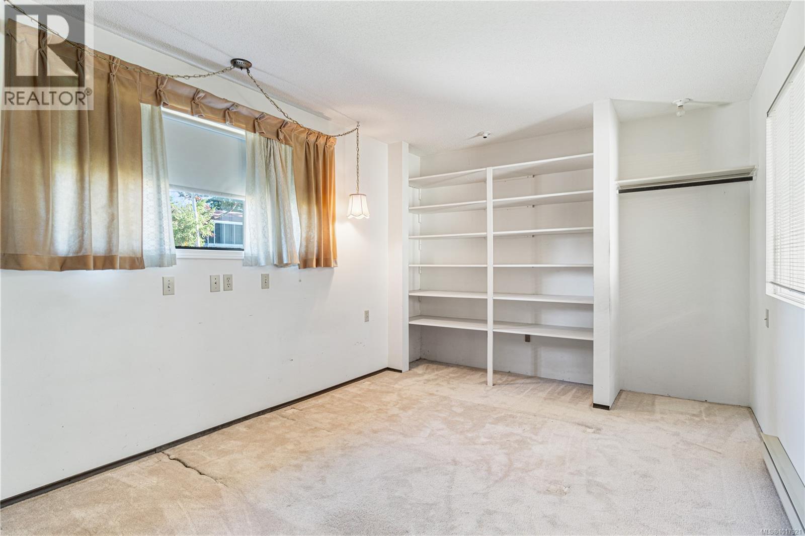 7431 Andrea Cres, Lantzville