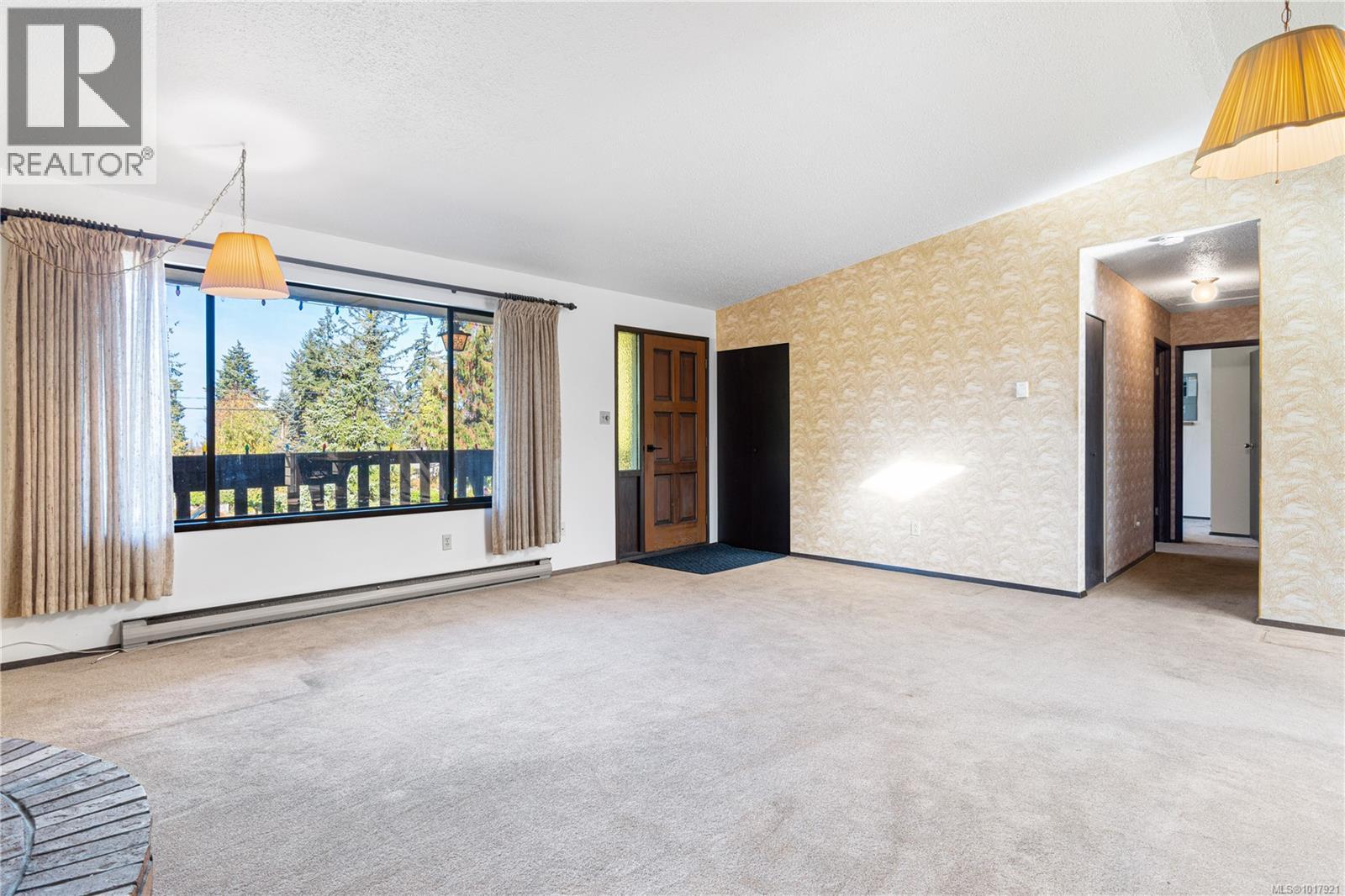 7431 Andrea Cres, Lantzville