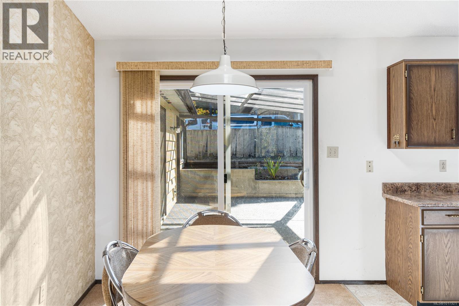 7431 Andrea Cres, Lantzville