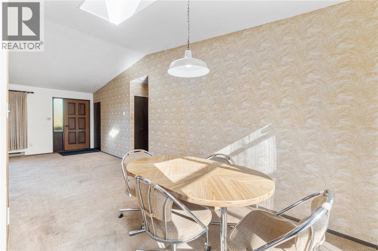 7431 Andrea Cres, Lantzville