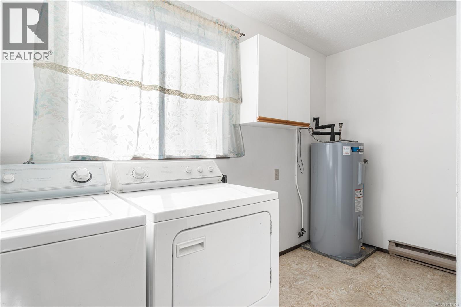 7431 Andrea Cres, Lantzville