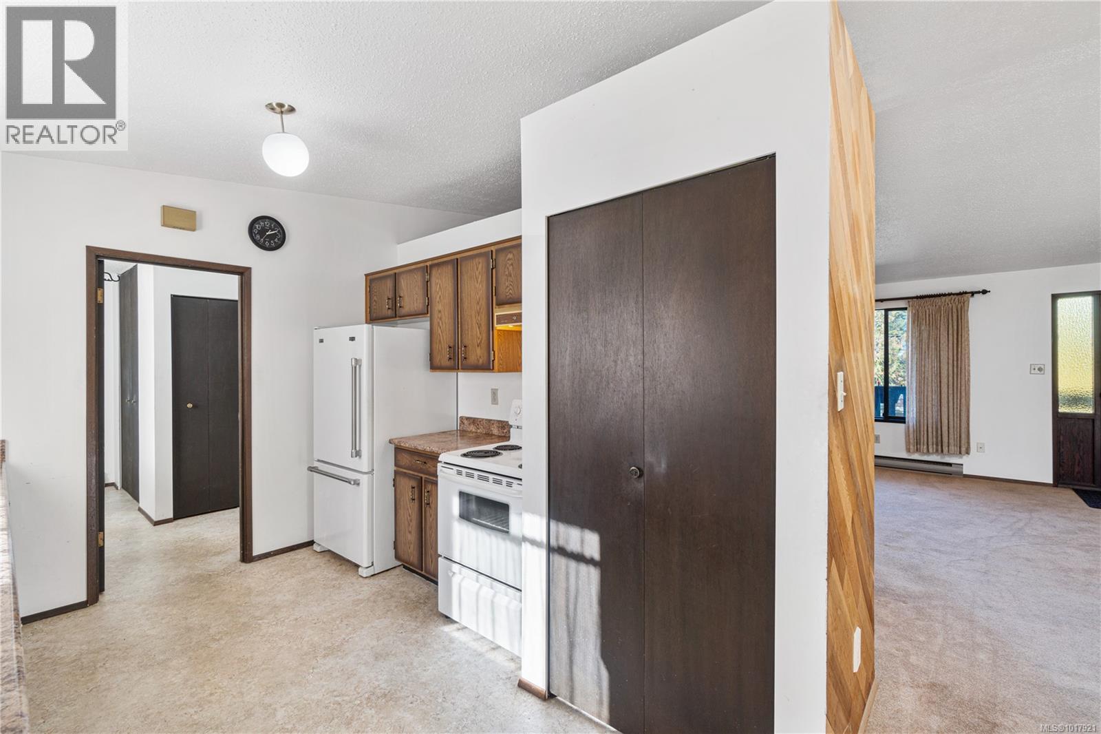 7431 Andrea Cres, Lantzville