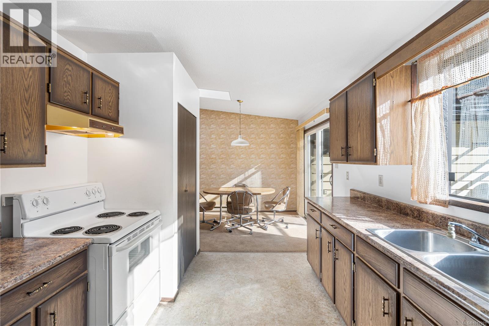 7431 Andrea Cres, Lantzville