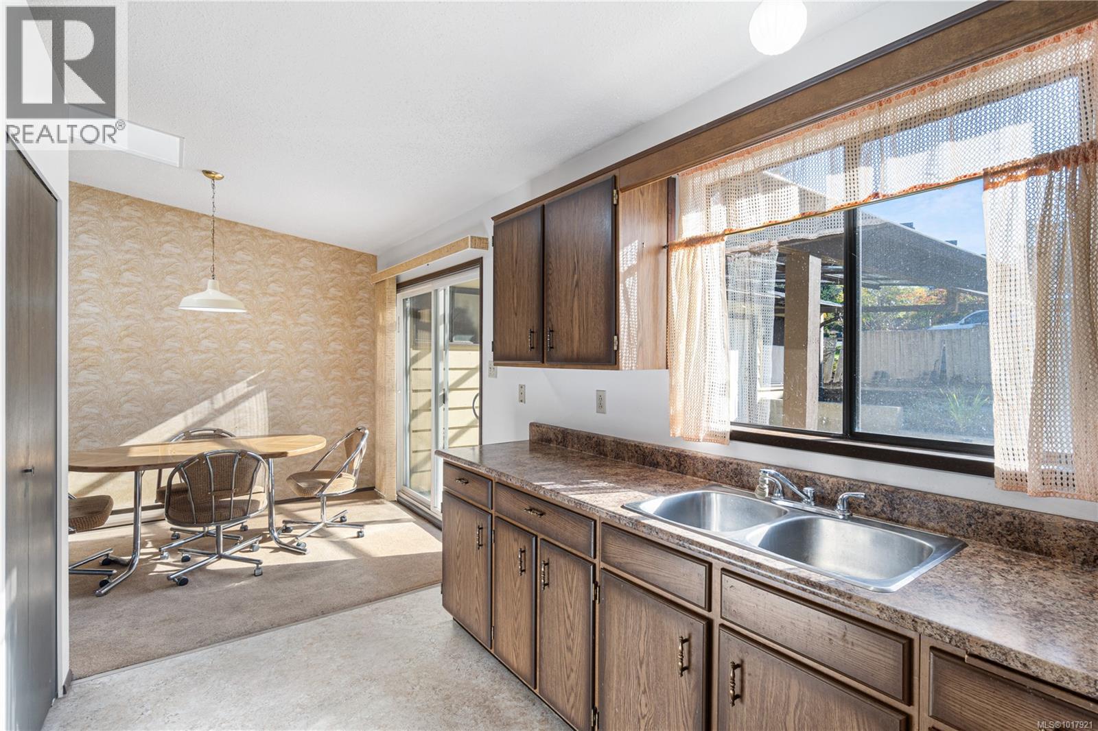 7431 Andrea Cres, Lantzville