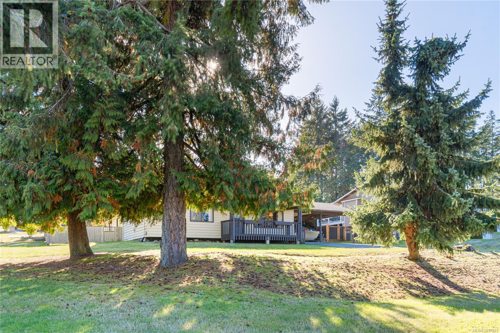 7431 Andrea Cres, Lantzville