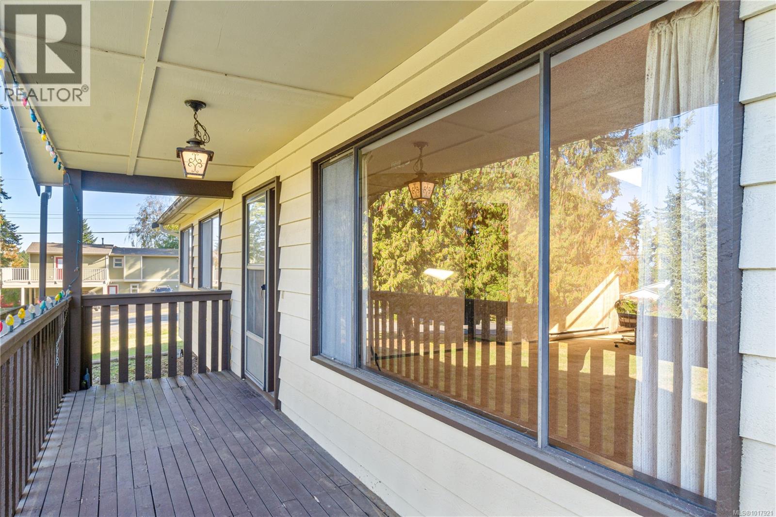 7431 Andrea Cres, Lantzville